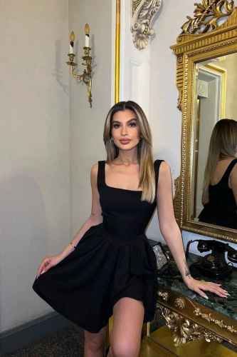 ����� ����� Seleste Black