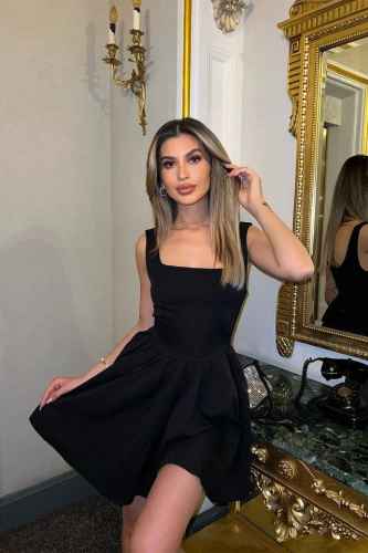 ����� ����� Seleste Black