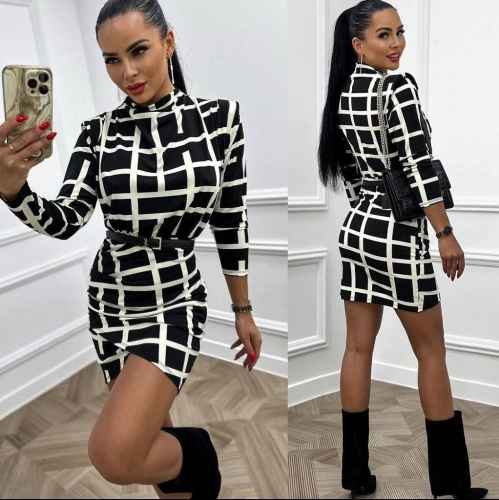 ����� Vivian Black