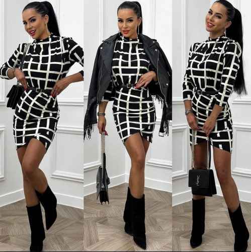 ����� Vivian Black