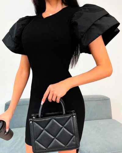 ����� � ���� ������ �� ������ Monica Black